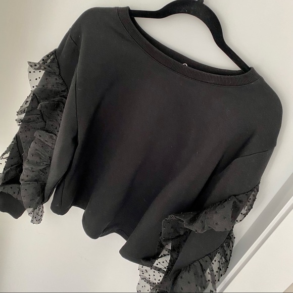 Zara ruffle top (SIZE S) - Picture 2 of 5